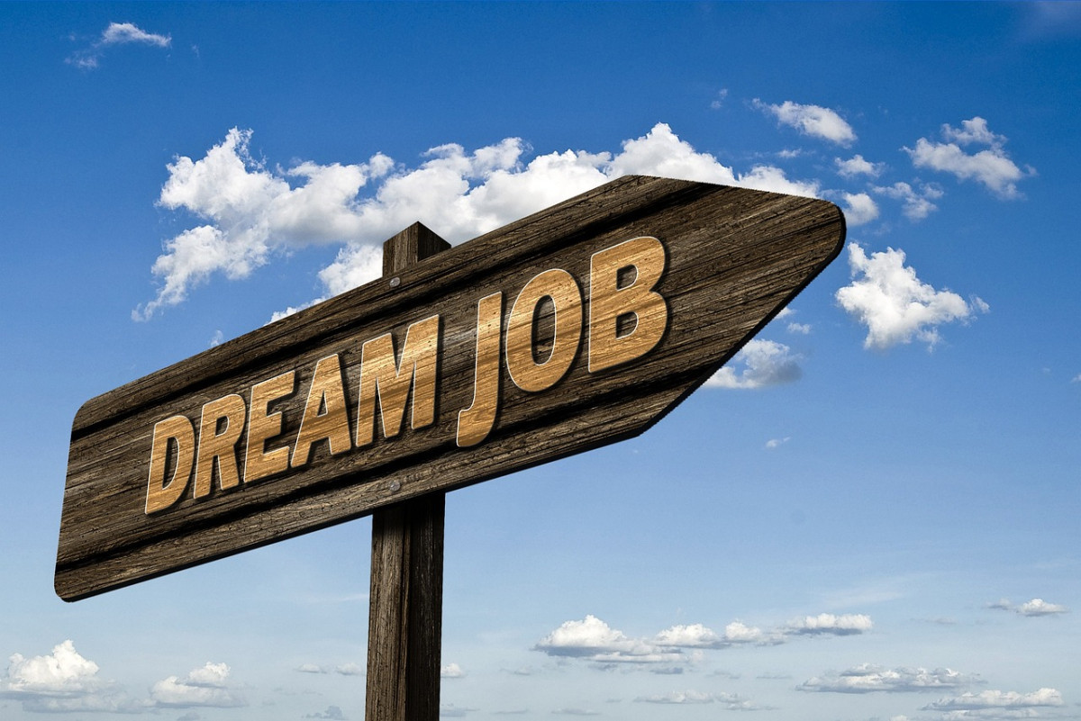 Tips for Job Searching: Strategies for Finding Your Dream Role